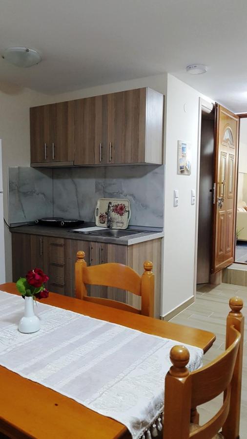 Fyllou Apartment 아스프로발타 외부 사진